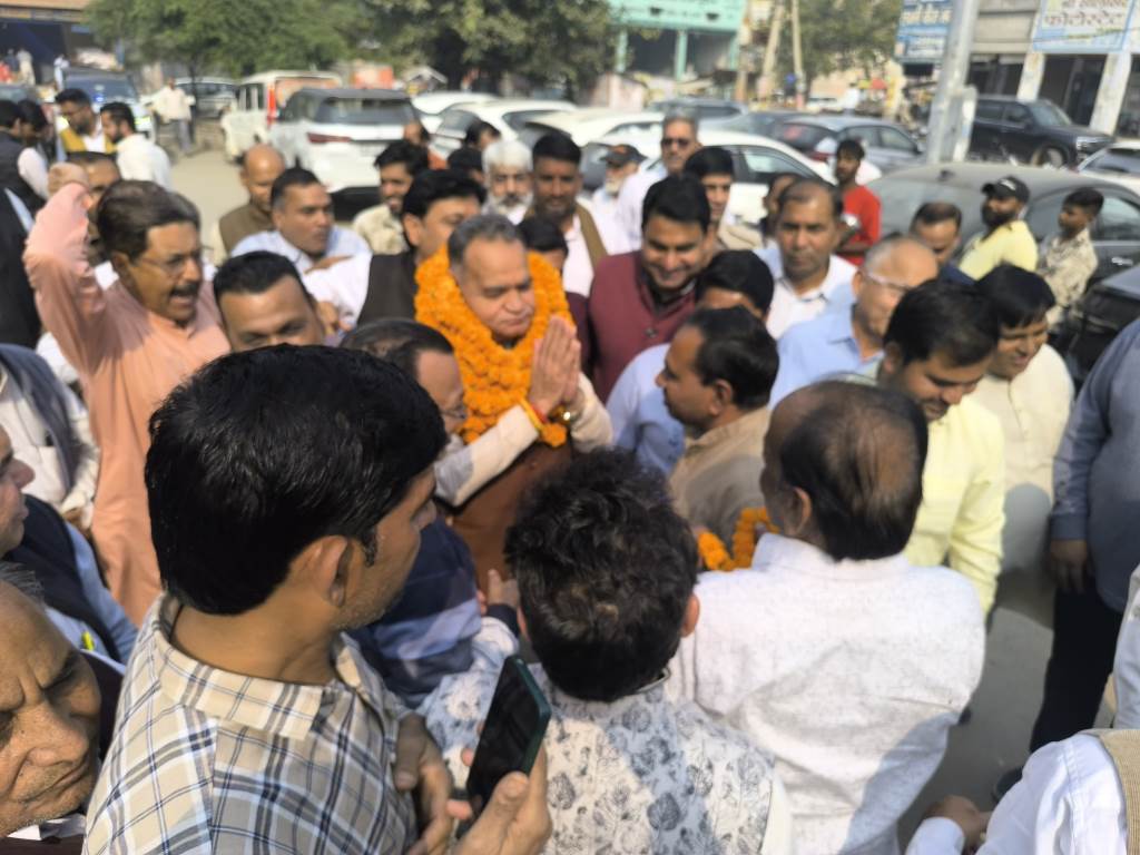 MLA Vinod Bhayana inaugurated the construction of several development projects worth 49 lakh at Devi Lal Market